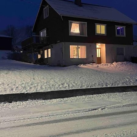 Strandveien 71 Skjervoy Luaran gambar