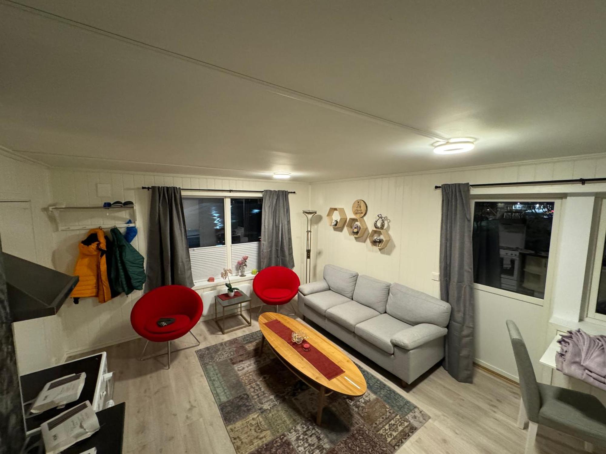 Strandveien 71 Skjervoy Luaran gambar